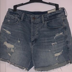 Treasure & Bond Foster Boyfriend High rise shorts